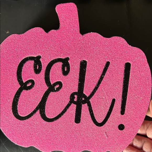 Vibrant 'Spooky' and 'EEK!' Halloween Sign Set - Picture 6 of 8